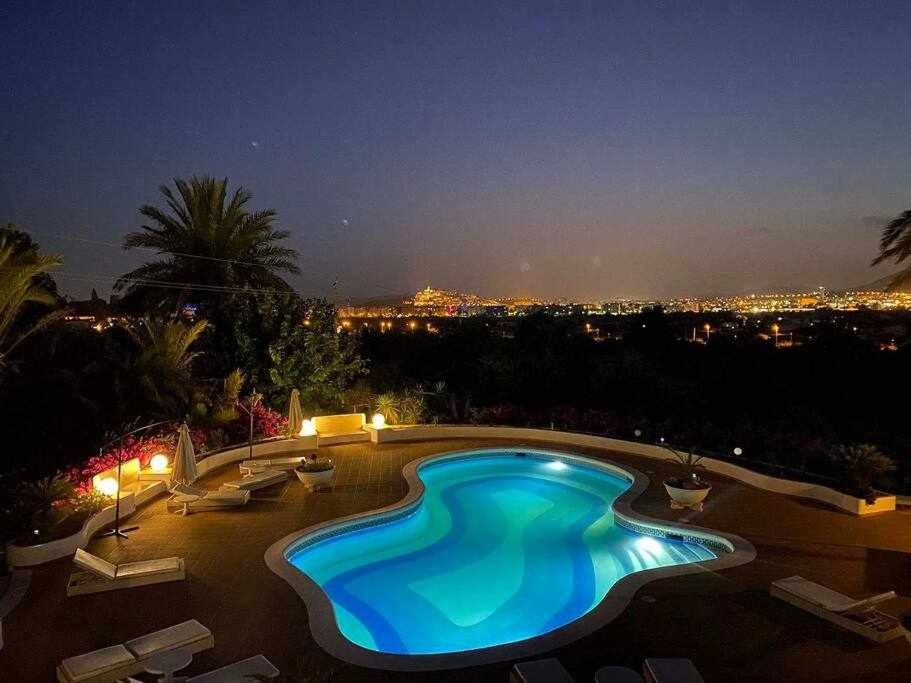 Gorgeous Villa near Ibiza centre, Santa Eularia des Riu ...