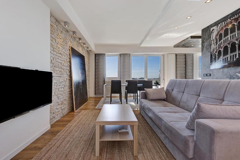 Plajhome - Housity