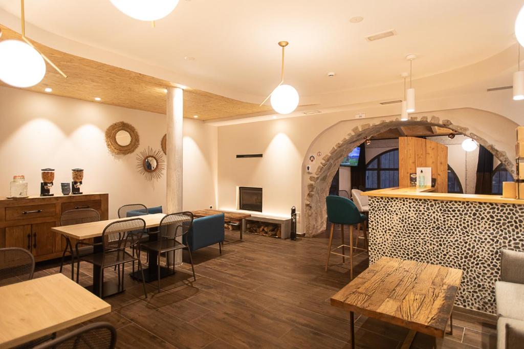 TV a/nebo společenská místnost v ubytování Hotel Rural Sagarlore