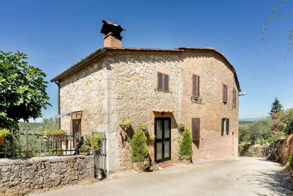 The building in which the holiday home is located