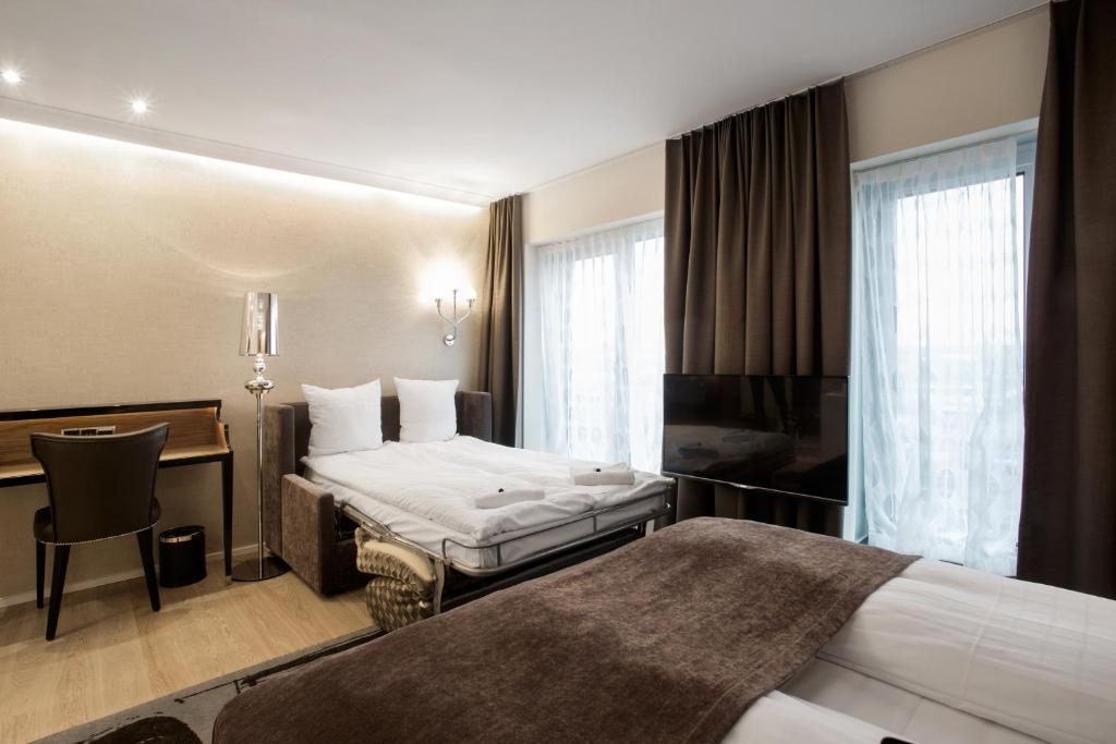 Tivoli Hotel - 
