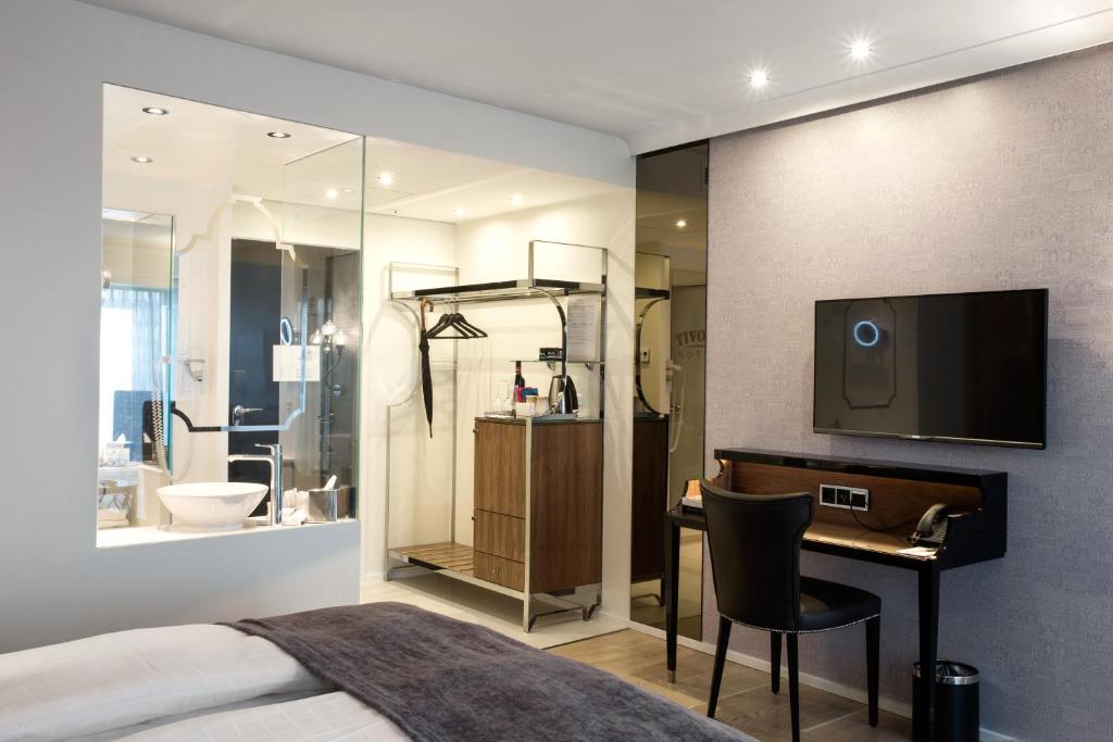 Tivoli Hotel - Deluxe King Room