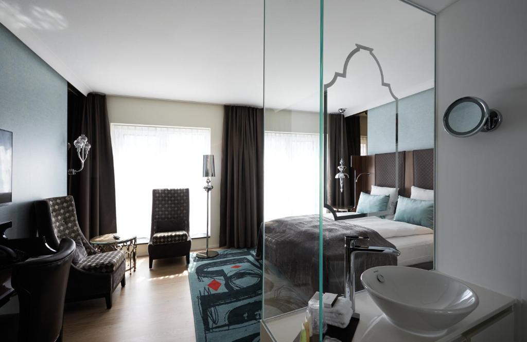 Tivoli Hotel - 