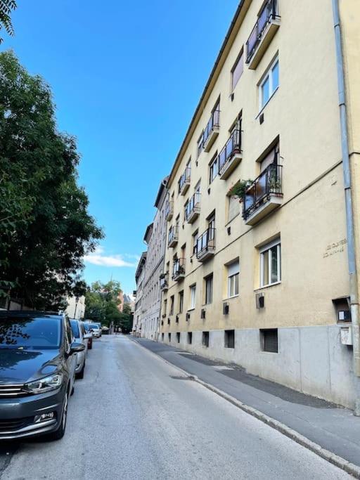 The building in which Az apartmant is located