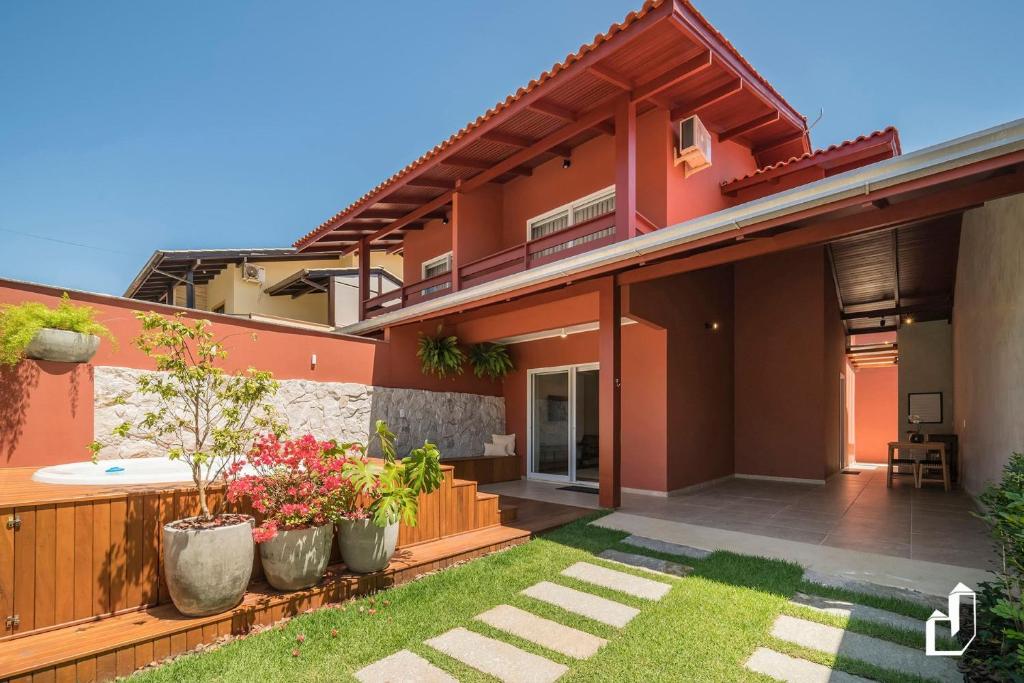 Το κτήριο όπου στεγάζεται  η παραθεριστική κατοικία