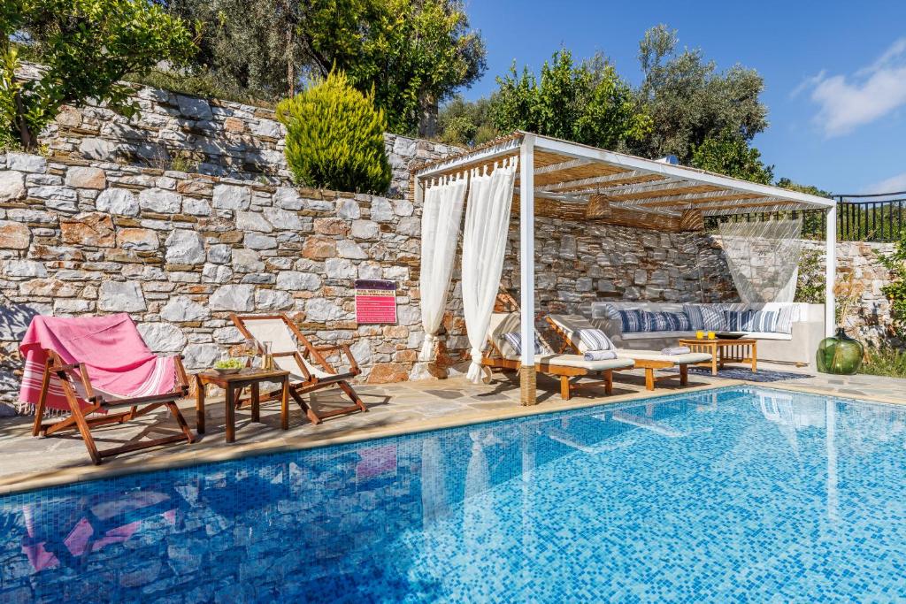 Basen w obiekcie villa Avaton near Skopelos town lub w pobliżu