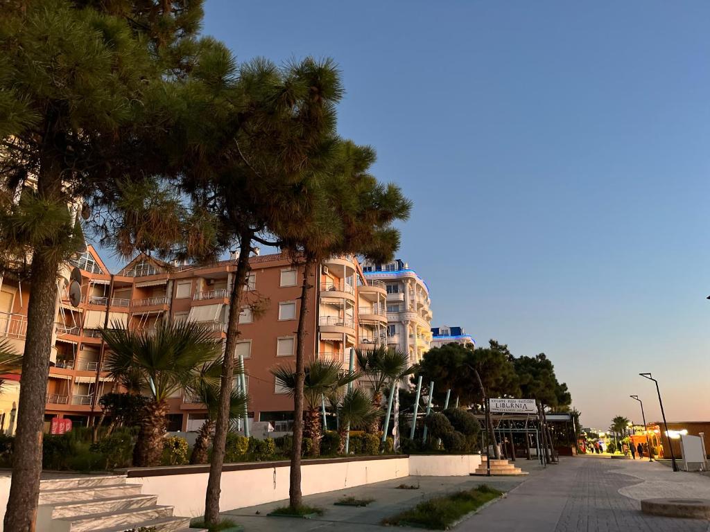 Το κτήριο όπου στεγάζεται  το διαμέρισμα