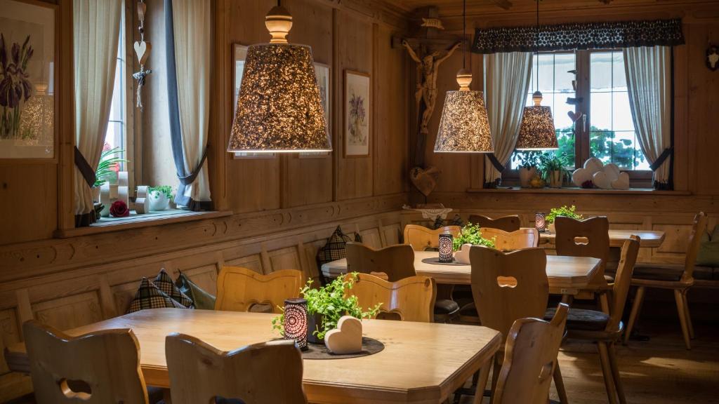 Posedenie v ubytovaní Geniesserhotel Messnerwirt Olang