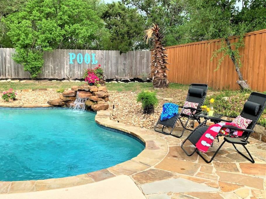 Fun Getaway Home Private Pool Walk to Lakefront Park Boat Ramp Golf
