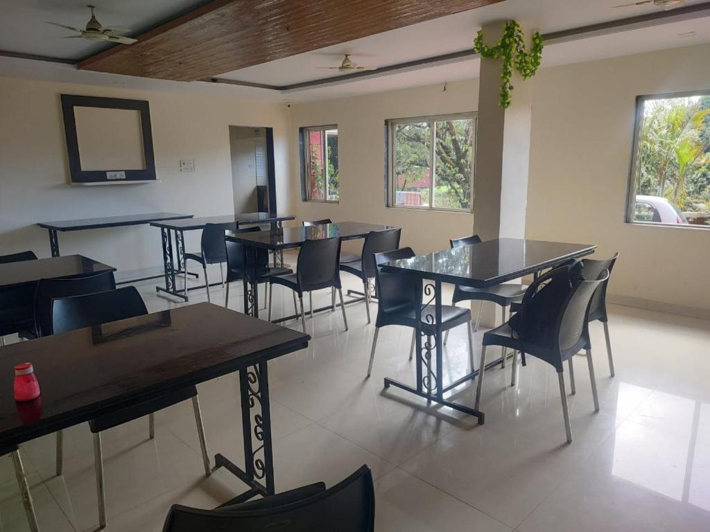 Posezení v ubytování Hotel Nisarg