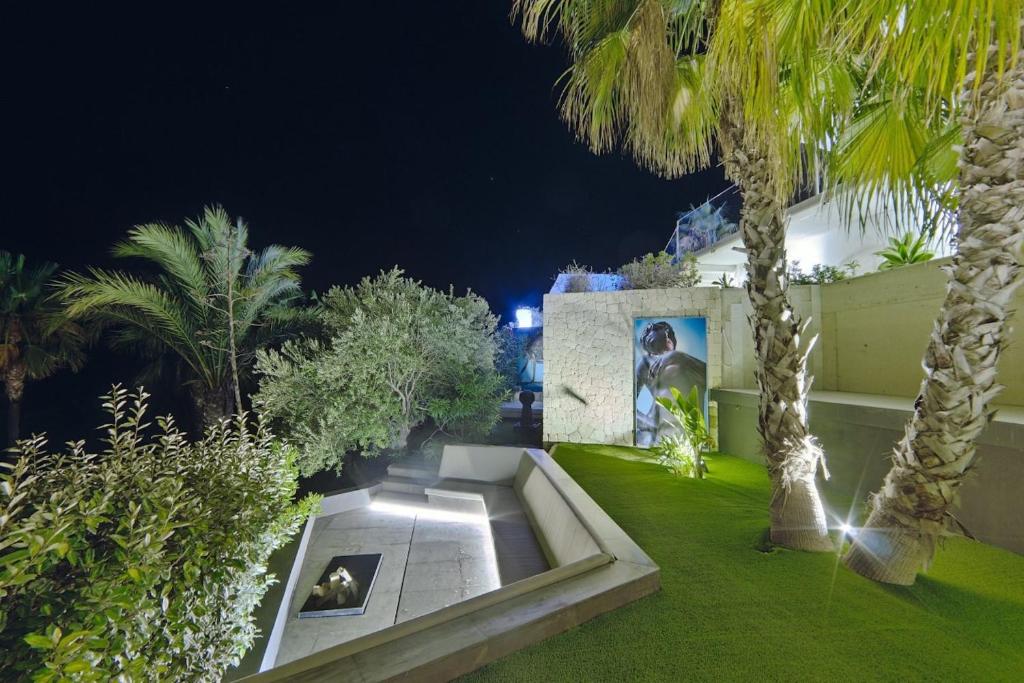 Zahrada ubytování Irresistible Ibiza Villa 3 Bedrooms Villa Buena Private Heated Pool Underfloor Heating San Jose