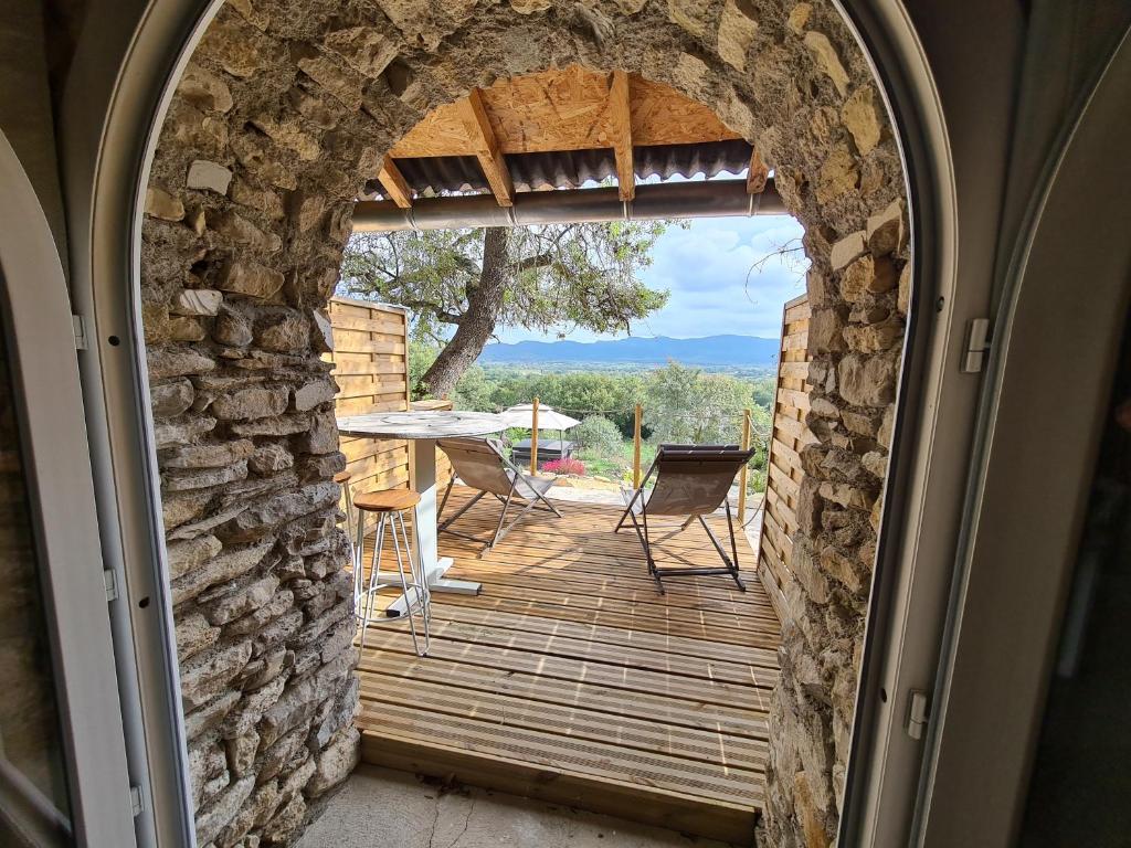 Gîtes 2 adultes dans un mas charme et calme assuré - Suite Con Vista Al Jardín