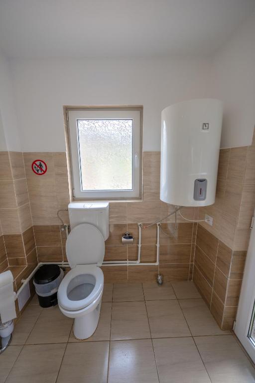 Cabana TYF Dreptu - TYFTRAVEL SRL - Habitación Doble Con Baño Externo Privado