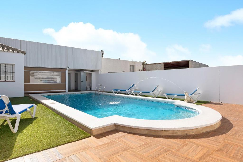 Bazén v ubytování Casa Arivalde nebo v jeho okolí