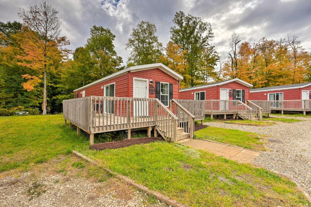 Cassopolis Cabin, Private Deck and Lake Access!, Cassopolis (updated