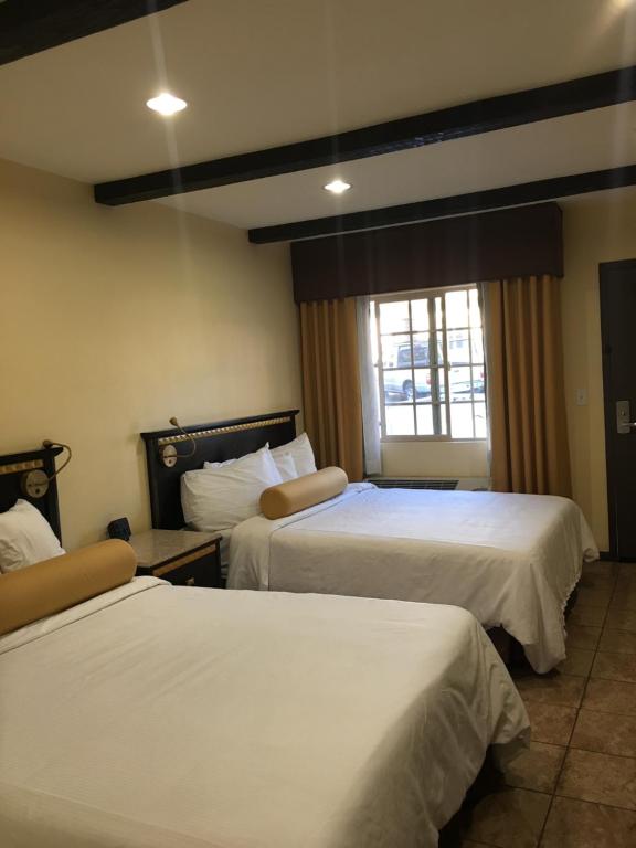 Tuscan Garden Inn - Double Room - Disability Access