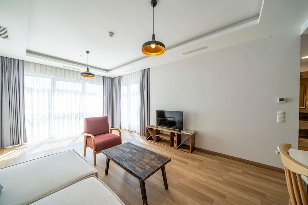 Premium furnished 1 bedroom, 24/7 security, ( Maslak T3 112 )