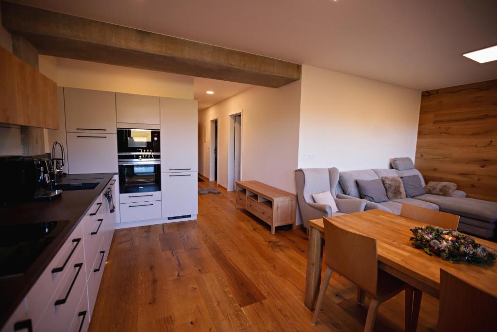 Kuchyň nebo kuchyňský kout v ubytování Strunzova pila Kvilda apartmán 308
