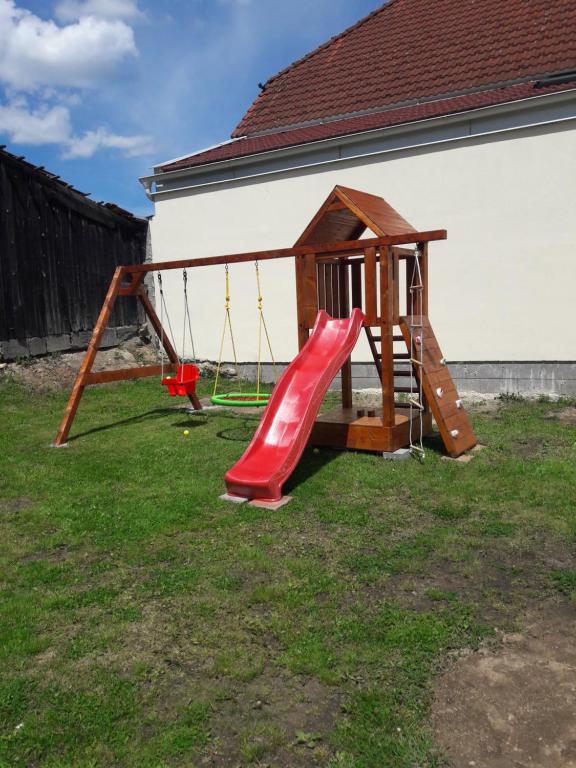 Herní místnost nebo prostor pro děti v ubytování Ubytování na statku