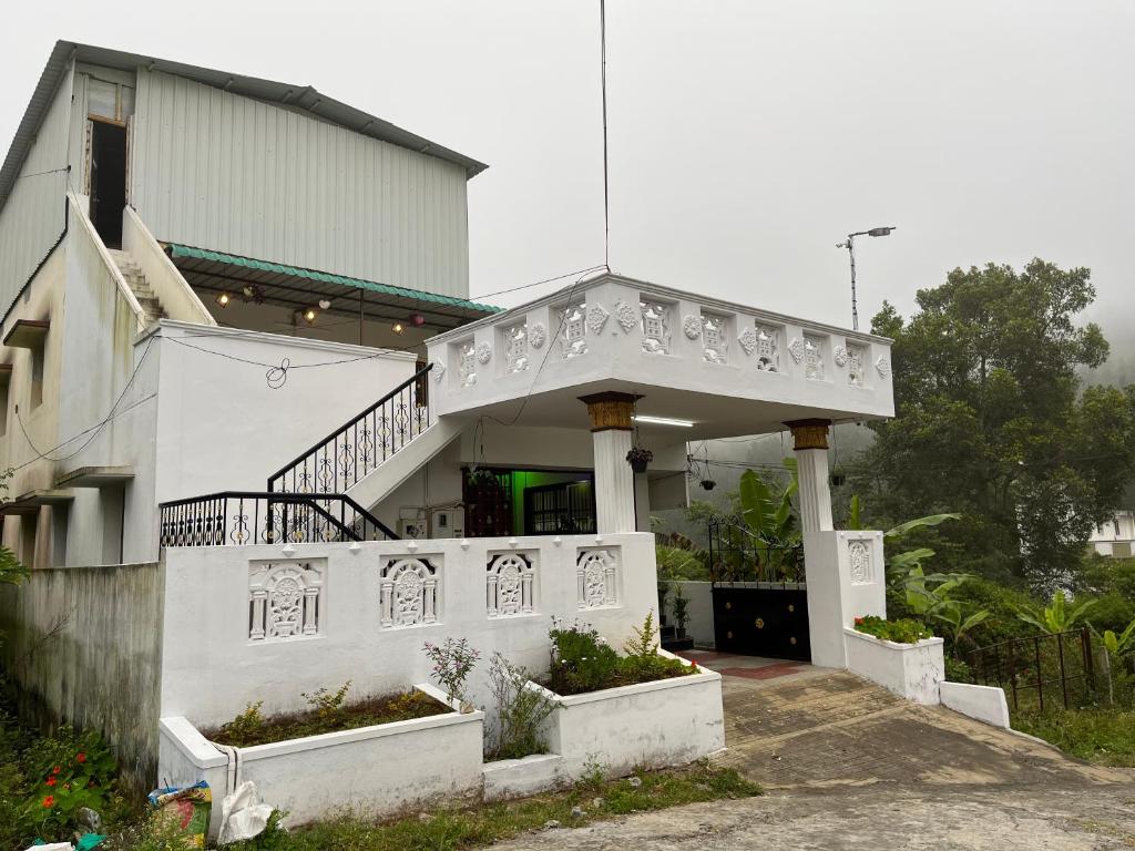 Hummingbirds Inn - Holiday Home