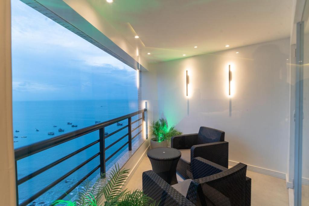 balcone con vista sull'oceano di Particular Deluxe Iate Plaza a Fortaleza