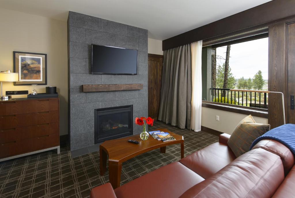 Tetherow Hotel - Deluxe King Room With Golf View