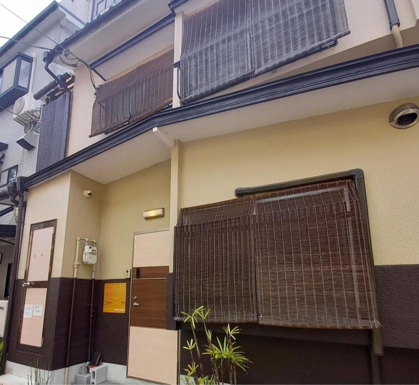 Budova, kde se prázdninový dům nachází