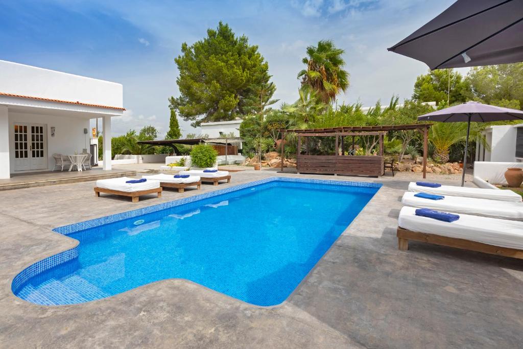 Villa in Ibiza Town with private pool, sleeps 810 - Villa Isabelle