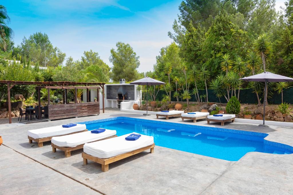 Villa in Ibiza Town with private pool, sleeps 810 - Villa Isabelle