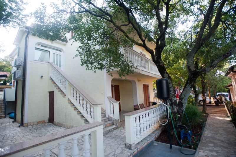 Budova, v ktorej sa apartmán nachádza