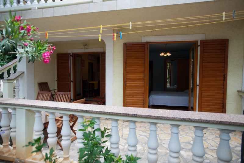 Balkón alebo terasa v ubytovaní Apartments in Povile 43077