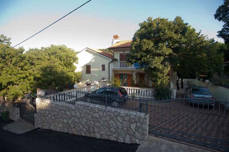 Budova, v ktorej sa apartmán nachádza
