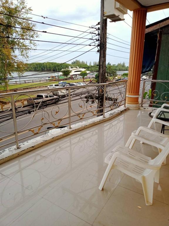 Balkón nebo terasa v ubytování Marina Seaview Krabi