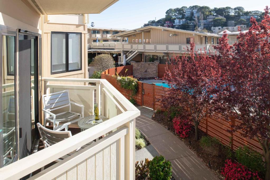 The Lodge at Tiburon - 