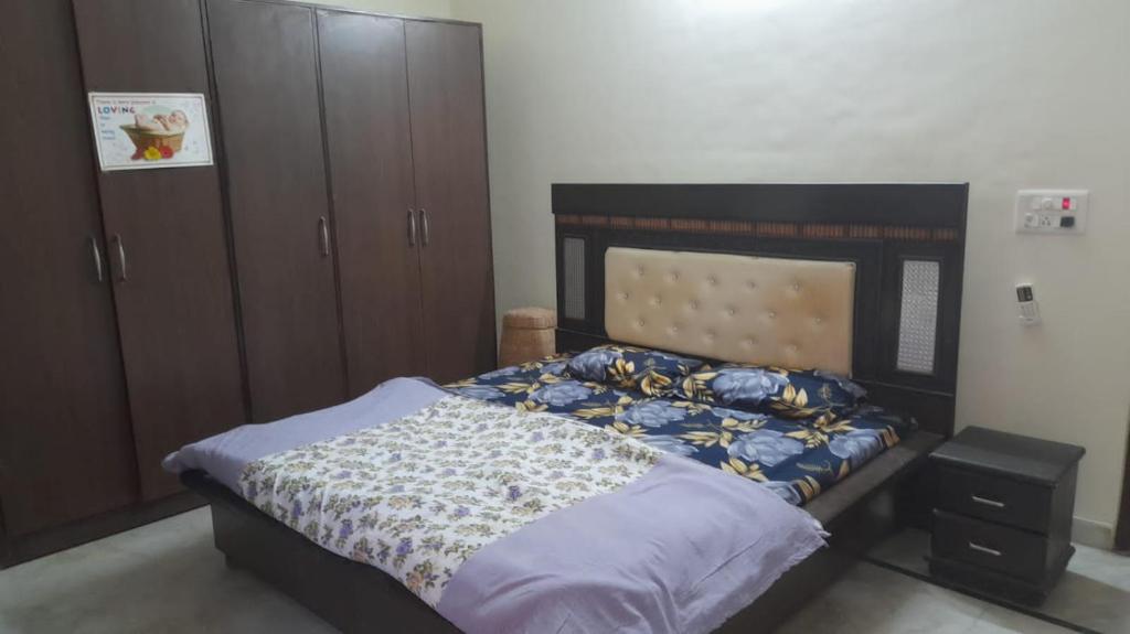 Divine private Room with Ac wifi