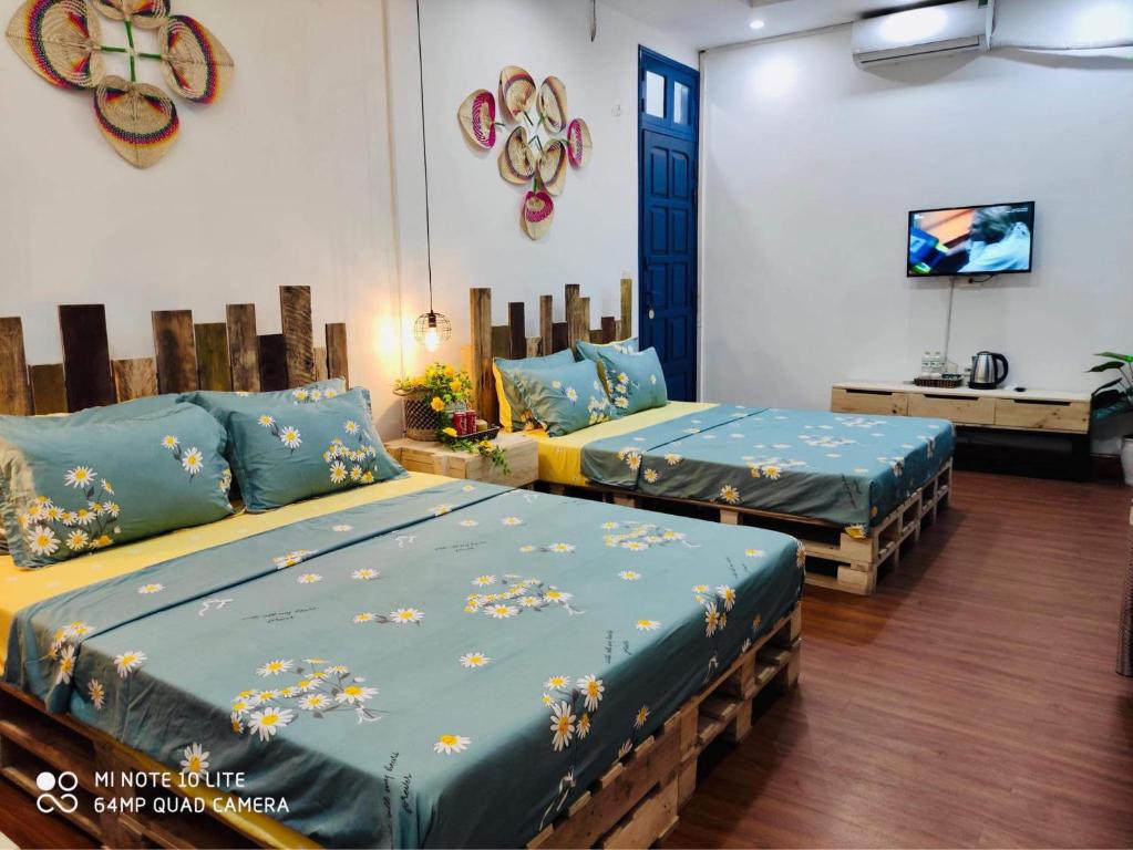 Sunny Hanoi Homestay - Triple Room With Private Bathroom