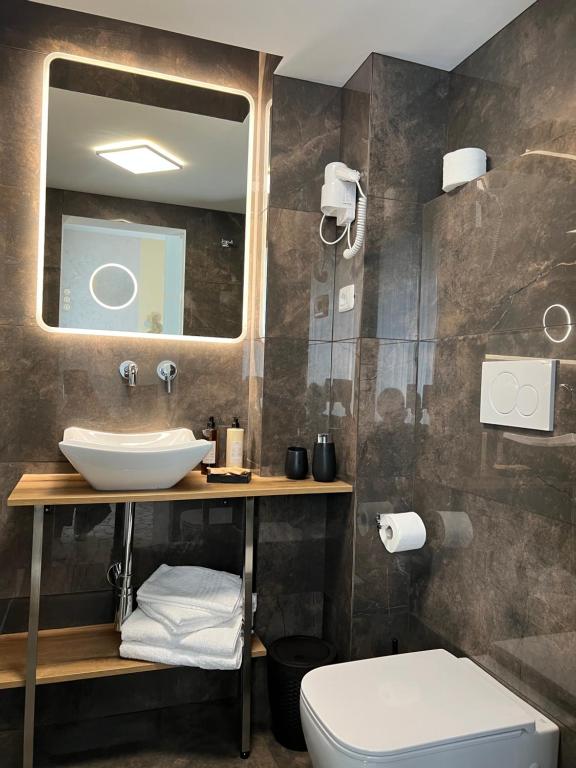 A bathroom at Residenza N&D Luxury