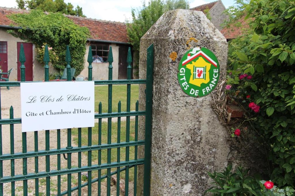 Certifikát, hodnocení, plakát nebo jiný dokument vystavený v ubytování Le Clos de Châtres