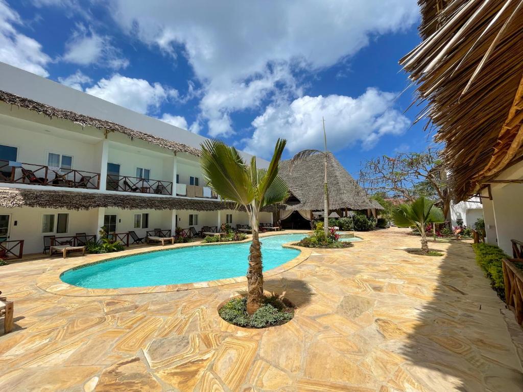Bazén v ubytování Kibanda Lodge and Beach Club nebo v jeho okolí