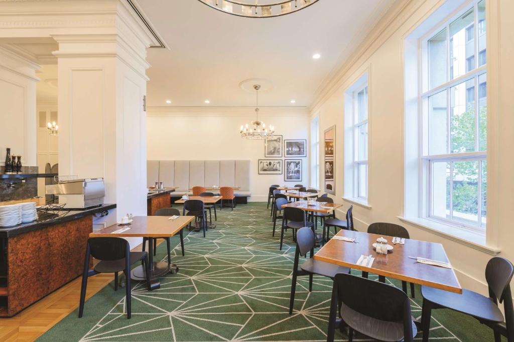 The Savoy Hotel on Little Collins Melbourne - Resim 10