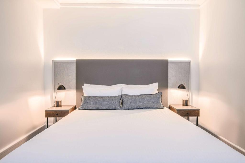 The Savoy Hotel on Little Collins Melbourne - Resim 23