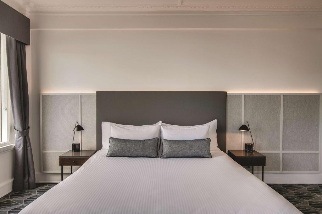 The Savoy Hotel on Little Collins Melbourne - Resim 24