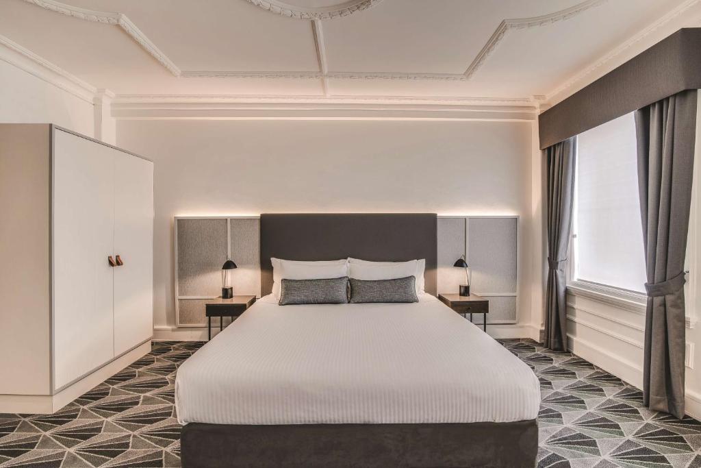 The Savoy Hotel on Little Collins Melbourne - Resim 29