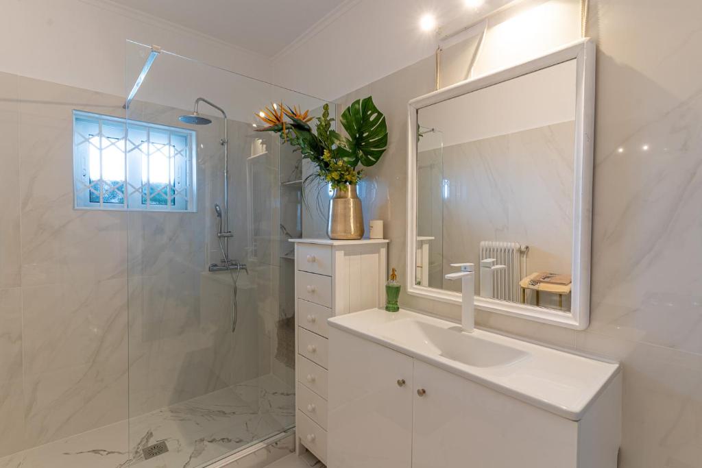 Ioanna's Hellenic Hospitality - 6