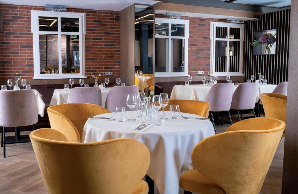 Reštaurácia alebo iné gastronomické zariadenie v ubytovaní Leonardo Boutique Hotel Krakow Old Town