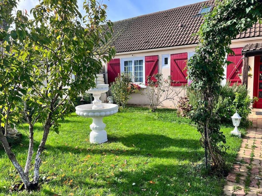 VILLA PRES DE DISNEYLAND AVEC JACUZZI - Housity