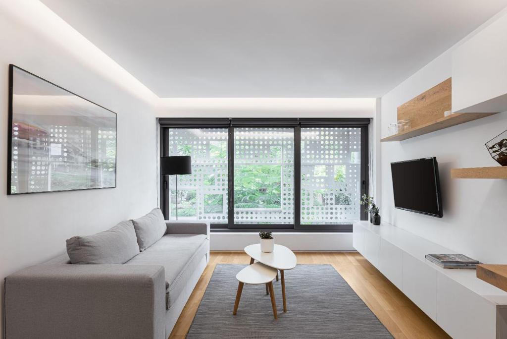 Urban Stripes Athens - 15