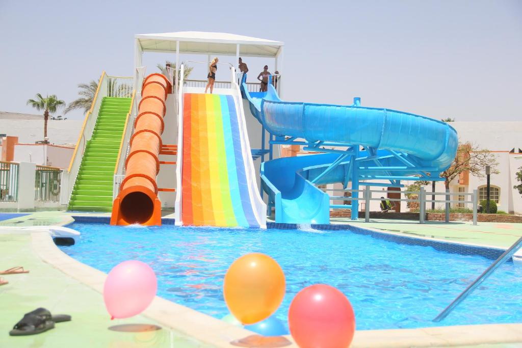 Bazén v ubytování Gafy Resort Aqua Park nebo v jeho okolí