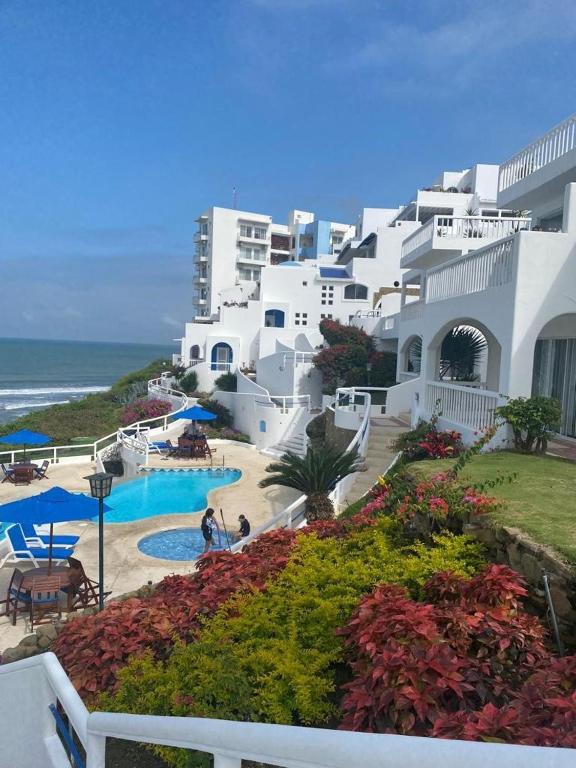 Apartment 2E2 on the Beach – Photos 1