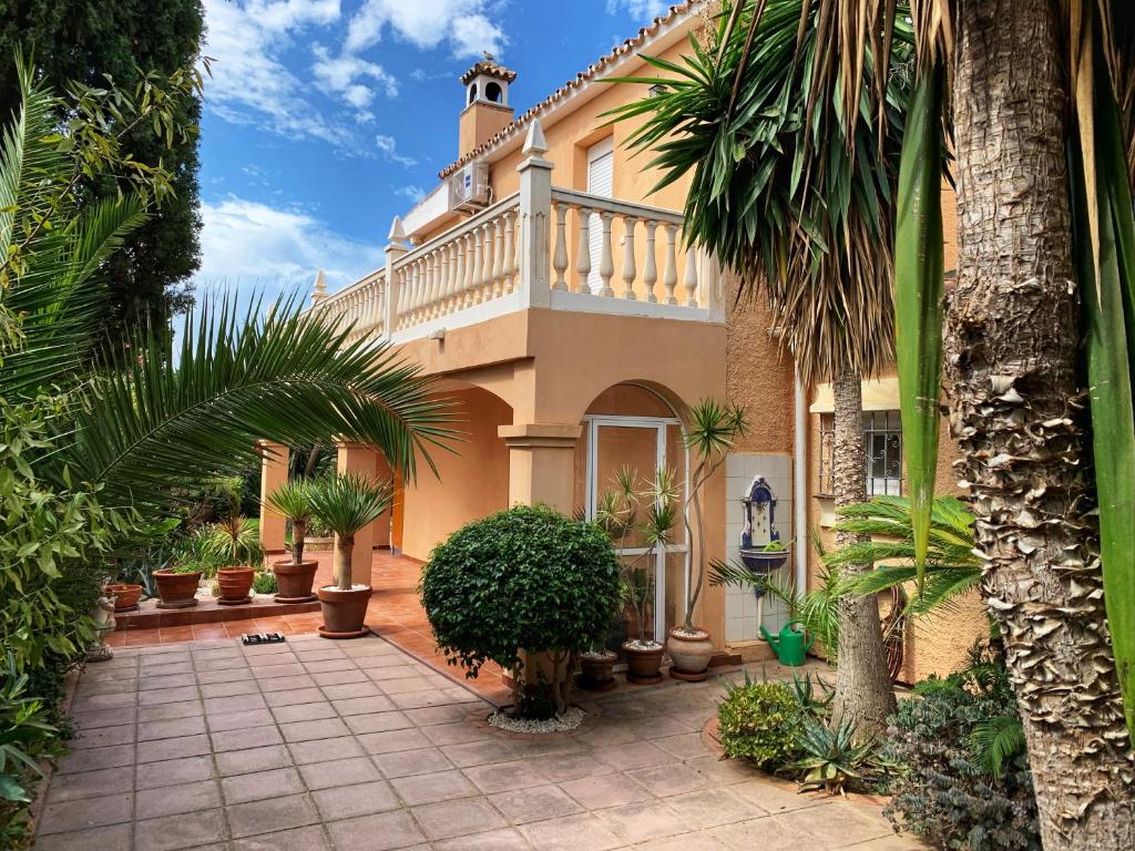 Zahrada ubytování Beach Villa Costanera in Marbella